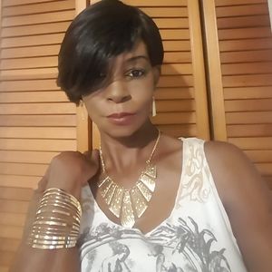 Meet your Posher, Denise